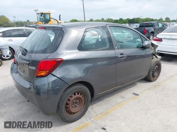 ✅ 2015 Toyota Yaris L • VIN: VNKJTUD32FA017299 • Лот: 41862473. Опубликован ранее на IAAI с пробегом 106 108 миль. Бесплатный доступ к архиву аукционных продаж из США и подробный отчёт об истории автомобиля на DreamBid. Изображение 4.