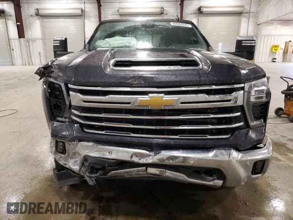 ✅ 2024 Chevrolet Silverado 2500HD LTZ • VIN: 1GC4YPEY0RF189468 • Lot: 91143915. Listed on Copart with 32,887 mi. Free auction sales archive from the USA and detailed vehicle history report at DreamBid. Image 5.