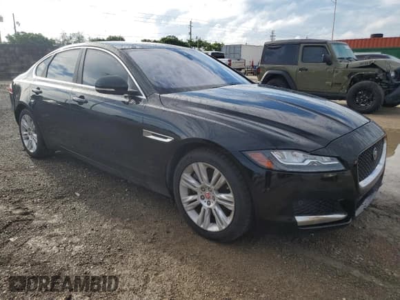 ✅ 2016 Jaguar XF 35t Premium • VIN: SAJBD4BV1GCY14391 • Lot: 80477475. Listed on Copart with 79,930 mi. Free auction sales archive from the USA and detailed vehicle history report at DreamBid. Image 4.