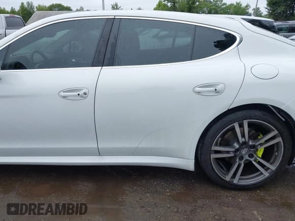 ✅ 2014 Porsche Panamera S E-Hybrid • VIN: WP0AD2A79EL044181 • Lot: 43051278. Wystawiony na IAAI z przebiegiem 92 995 mil. Bezpłatny archiwum sprzedaży aukcyjnych z USA i szczegółowy raport historii pojazdu na DreamBid. Zdjęcie 14.