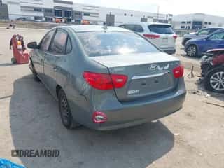 2010 Hyundai Elantra GLS z VIN KMHDU4AD3AU151628, wystawiony jako IAAI lot #43094603 z przebiegiem 152 239 mil mil oraz . Historia ofert i sprzedaży dostępna na DreamBid. Obrazek 3.