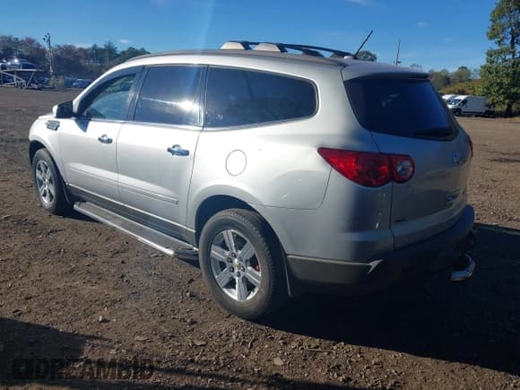 ✅ 2011 Chevrolet Traverse 2LT • VIN: 1GNKVJED4BJ212304 • Lot: 43468028. Listed on IAAI with 115,559 mi. Free auction sales archive from the USA and detailed vehicle history report at DreamBid. Image 3.