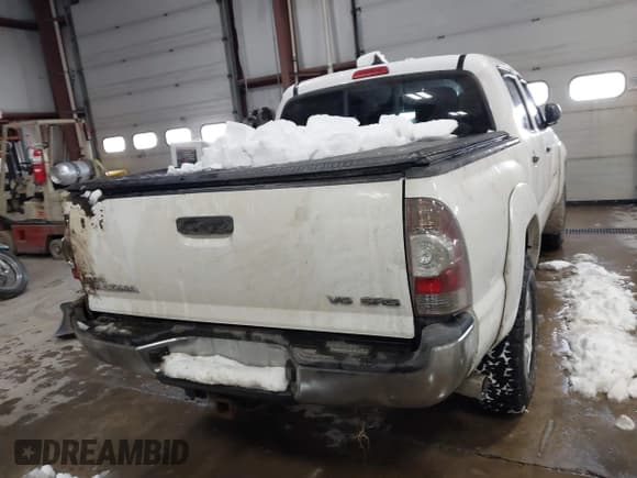 ✅ 2012 Toyota Tacoma • VIN: 3TMLU4EN9CM086455 • Lot: 41398671. Listed on IAAI with 241,138 mi. Free auction sales archive from the USA and detailed vehicle history report at DreamBid. Image 16.