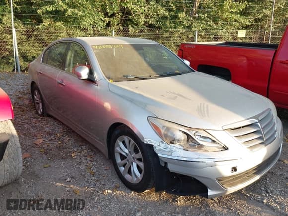 ✅ 2013 Hyundai Genesis 3.8L • VIN: KMHGC4DD0DU212773 • Lot: 43868769. Wystawiony na IAAI z przebiegiem 135 632 mil. Bezpłatny archiwum sprzedaży aukcyjnych z USA i szczegółowy raport historii pojazdu na DreamBid. Zdjęcie 1.