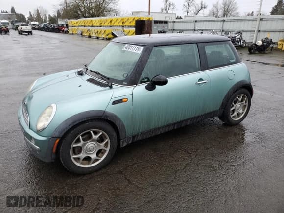 ✅ 2002 MINI Hardtop • VIN: WMWRC33482TC36332 • Lot: 42811115. Wystawiony na Copart z przebiegiem 203 708 mil. Bezpłatny archiwum sprzedaży aukcyjnych z USA i szczegółowy raport historii pojazdu na DreamBid. Zdjęcie 1.