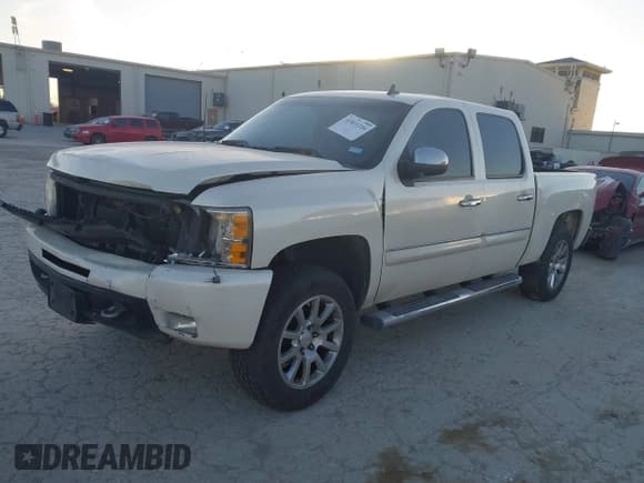 ✅ 2009 Chevrolet Silverado 1500 • VIN: 3GCEC33J49G171507 • Lot: 41811216. Wystawiony na IAAI z przebiegiem 277 573 mil. Bezpłatny archiwum sprzedaży aukcyjnych z USA i szczegółowy raport historii pojazdu na DreamBid. Zdjęcie 17.