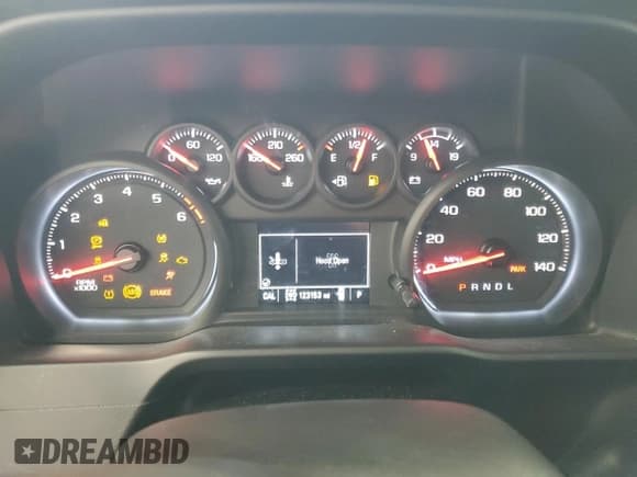 ✅ 2020 Chevrolet Silverado 2500HD Work Truck • VIN: 1GC4YLE7XLF184964 • Lot: 87400175. Wystawiony na Copart z przebiegiem 123 153 mil. Bezpłatny archiwum sprzedaży aukcyjnych z USA i szczegółowy raport historii pojazdu na DreamBid. Zdjęcie 9.