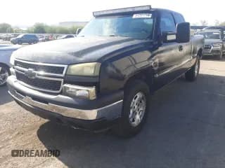 ✅ 2006 Chevrolet Silverado 1500 LS • VIN: 1GCEC19X26Z115383 • Лот: 64201714. Опубликован ранее на Copart с пробегом Не указан. Бесплатный доступ к архиву аукционных продаж из США и подробный отчёт об истории автомобиля на DreamBid. Изображение 1.