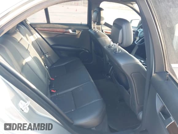 ✅ 2013 Mercedes-Benz C 250 Sport • VIN: WDDGF4HB6DA846519 • Lot: 43530425. Listed on IAAI with 147,077 mi. Free auction sales archive from the USA and detailed vehicle history report at DreamBid. Image 8.