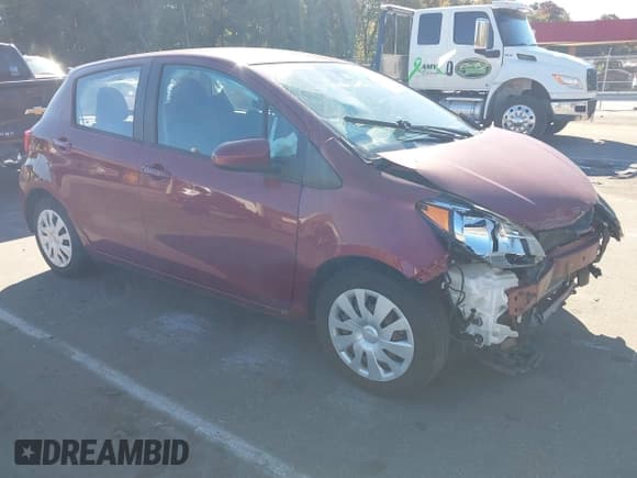 ✅ 2017 Toyota Yaris L • VIN: VNKKTUD34HA085983 • Лот: 43469778. Опубликован ранее на IAAI с пробегом 88 036 миль. Бесплатный доступ к архиву аукционных продаж из США и подробный отчёт об истории автомобиля на DreamBid. Изображение 1.