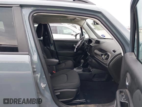 ✅ 2018 Jeep Renegade Latitude • VIN: ZACCJBBB3JPH05732 • Lot: 42139094. Wystawiony na IAAI z przebiegiem 52 625 mil. Bezpłatny archiwum sprzedaży aukcyjnych z USA i szczegółowy raport historii pojazdu na DreamBid. Zdjęcie 5.