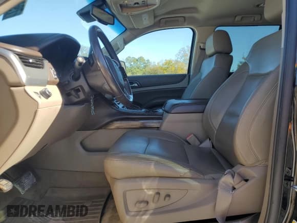 ✅ 2015 Chevrolet Suburban LT • VIN: 1GNSCJKC2FR291903 • Lot: 79424704. Wystawiony na Copart z przebiegiem 220 657 mil. Bezpłatny archiwum sprzedaży aukcyjnych z USA i szczegółowy raport historii pojazdu na DreamBid. Zdjęcie 7.