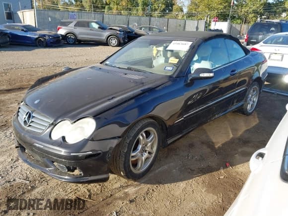 ✅ 2004 Mercedes-Benz CLK 500 • VIN: WDBTK75GX4T011709 • Lot: 43463687. Wystawiony na IAAI z przebiegiem 160 343 mil. Bezpłatny archiwum sprzedaży aukcyjnych z USA i szczegółowy raport historii pojazdu na DreamBid. Zdjęcie 18.