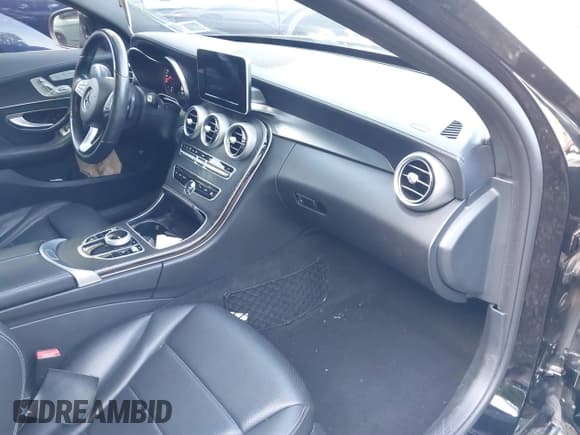 ✅ 2017 Mercedes-Benz C 300 • VIN: WDDWF4KB0HR260832 • Lot: 42758950. Listed on IAAI with 81,572 mi. Free auction sales archive from the USA and detailed vehicle history report at DreamBid. Image 5.