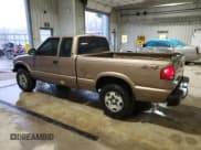 ✅ 2003 Chevrolet S-10 LS • VIN: 1GCDT19X938214036 • Лот: 84803234. Опубликован ранее на Copart с пробегом 208 889 миль. Бесплатный доступ к архиву аукционных продаж из США и подробный отчёт об истории автомобиля на DreamBid. Изображение 2.