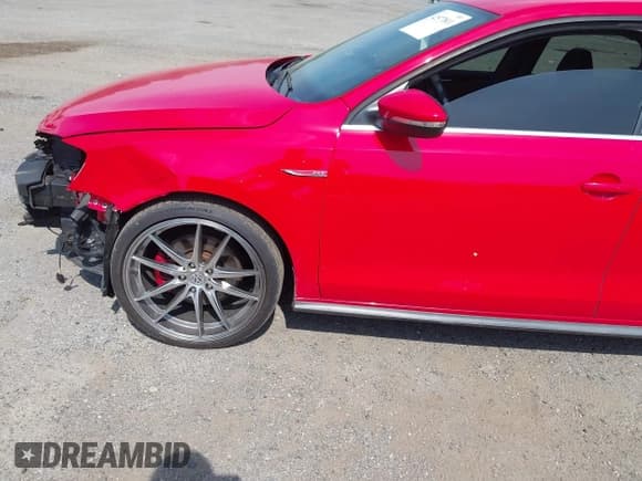 ✅ 2016 Volkswagen Jetta GLI SEL • VIN: 3VW5T7AJ2GM384025 • Лот: 42577811. Опубликован ранее на IAAI с пробегом 146 683 миль. Бесплатный доступ к архиву аукционных продаж из США и подробный отчёт об истории автомобиля на DreamBid. Изображение 18.