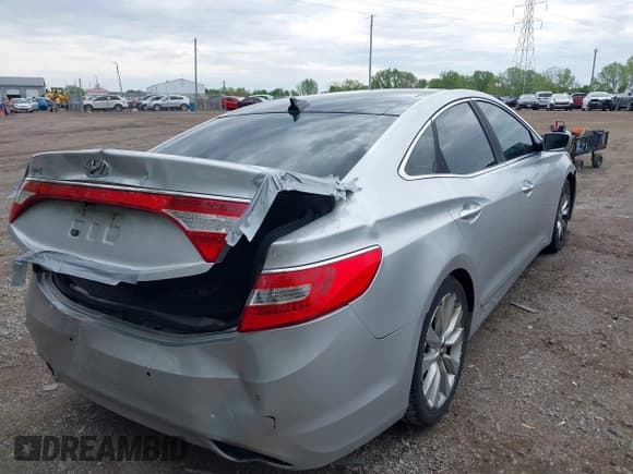 ✅ 2012 Hyundai Azera • VIN: KMHFH4JG4CA125907 • Lot: 42091205. Listed on IAAI with 236,855 mi. Free auction sales archive from the USA and detailed vehicle history report at DreamBid. Image 4.