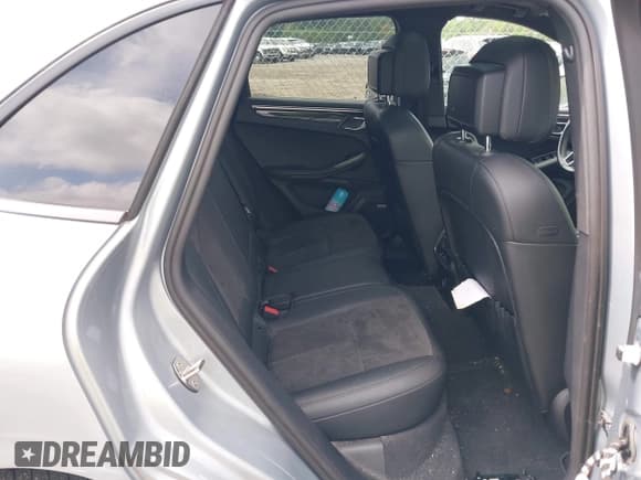 ✅ 2021 Porsche Macan • VIN: WP1AA2A55MLB14277 • Lot: 42278230. Wystawiony na IAAI z przebiegiem 62 086 mil. Bezpłatny archiwum sprzedaży aukcyjnych z USA i szczegółowy raport historii pojazdu na DreamBid. Zdjęcie 8.