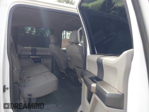 ✅ 2019 Ford F-250 XL • VIN: 1FT7W2BT0KED75750 • Лот: 43685820. Опубликован ранее на IAAI с пробегом 135 718 миль. Бесплатный доступ к архиву аукционных продаж из США и подробный отчёт об истории автомобиля на DreamBid. Изображение 8.