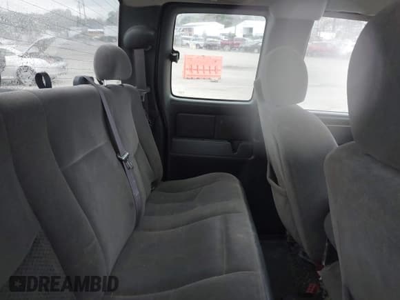 ✅ 2006 Chevrolet Silverado 2500HD LT2 • VIN: 1GCHK29U56E120712 • Lot: 41945423. Wystawiony na IAAI z przebiegiem 277 045 mil. Bezpłatny archiwum sprzedaży aukcyjnych z USA i szczegółowy raport historii pojazdu na DreamBid. Zdjęcie 8.