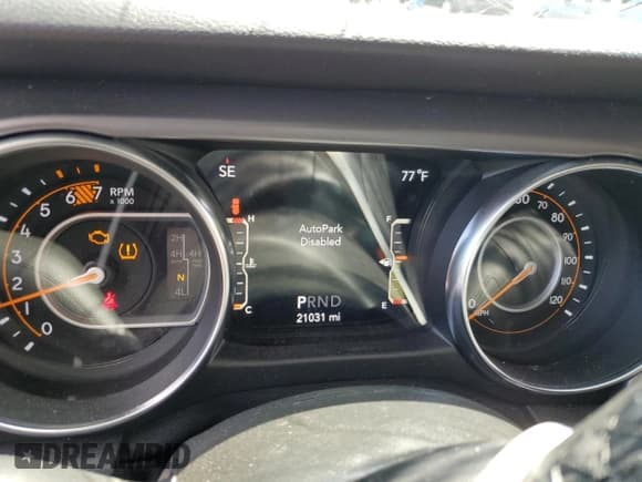 ✅ 2021 Jeep Wrangler Sport • VIN: 1C4GJXANXMW827523 • Lot: 59334145. Wystawiony na Copart z przebiegiem 21 031 mil. Bezpłatny archiwum sprzedaży aukcyjnych z USA i szczegółowy raport historii pojazdu na DreamBid. Zdjęcie 9.