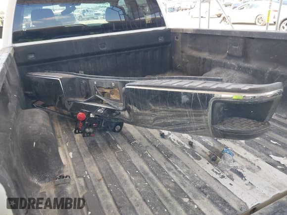 ✅ 2016 Chevrolet Silverado 1500 LT • VIN: 1GCRCREC4GZ144078 • Lot: 43080113. Wystawiony na IAAI z przebiegiem 137 828 mil. Bezpłatny archiwum sprzedaży aukcyjnych z USA i szczegółowy raport historii pojazdu na DreamBid. Zdjęcie 12.