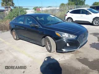 2018 Hyundai Sonata SE z VIN 5NPE24AF9JH624538, wystawiony jako IAAI lot #43584783 z przebiegiem 203 808 mil mil oraz . Historia ofert i sprzedaży dostępna na DreamBid. Obrazek 1.