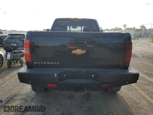 ✅ 2013 Chevrolet Silverado 2500HD LT • VIN: 1GC1KXC81DF145768 • Lot: 69955635. Wystawiony na Copart z przebiegiem 201 623 mil. Bezpłatny archiwum sprzedaży aukcyjnych z USA i szczegółowy raport historii pojazdu na DreamBid. Zdjęcie 6.