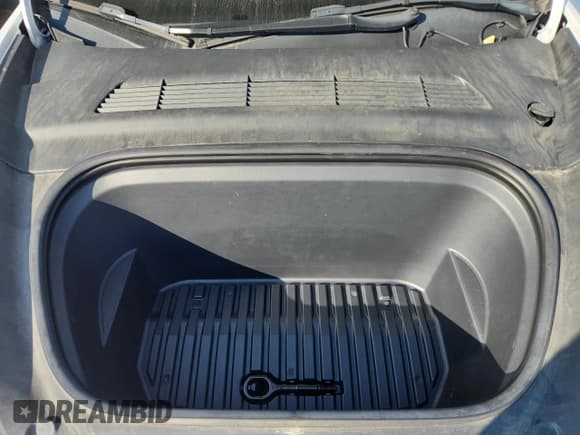 ✅ 2022 Tesla Model Y Long Range • VIN: 7SAYGDEEXNF328595 • Lot: 91732035. Listed on Copart with 41,690 mi. Free auction sales archive from the USA and detailed vehicle history report at DreamBid. Image 11.