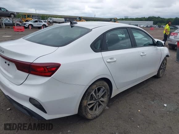 ✅ 2024 Kia Forte LXS • VIN: 3KPF24AD9RE695368 • Lot: 43030793. Listed on IAAI with 46,328 mi. Free auction sales archive from the USA and detailed vehicle history report at DreamBid. Image 4.