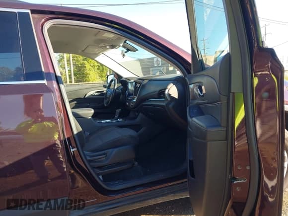 ✅ 2018 Chevrolet Traverse LT Cloth • VIN: 1GNERGKW9JJ147930 • Lot: 43468427. Wystawiony na IAAI z przebiegiem 107 643 mil. Bezpłatny archiwum sprzedaży aukcyjnych z USA i szczegółowy raport historii pojazdu na DreamBid. Zdjęcie 5.