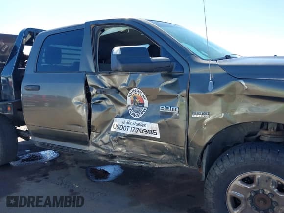 ✅ 2012 Ram 2500 ST • VIN: 3C6TD5CT6CG290580 • Lot: 41755239. Wystawiony na IAAI z przebiegiem 207 282 mil. Bezpłatny archiwum sprzedaży aukcyjnych z USA i szczegółowy raport historii pojazdu na DreamBid. Zdjęcie 13.