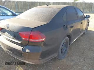 ✅ 2012 Volkswagen Passat S • VIN: 1VWAP7A37CC006993 • Lot: 43751665. Wystawiony na IAAI z przebiegiem 168 519 mil. Bezpłatny archiwum sprzedaży aukcyjnych z USA i szczegółowy raport historii pojazdu na DreamBid. Zdjęcie 4.