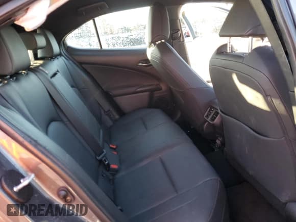 ✅ 2022 Lexus UX 200 • VIN: JTHX3JBH7N2051987 • Lot: 66887832. Wystawiony na Copart z przebiegiem 3 687 mil. Bezpłatny archiwum sprzedaży aukcyjnych z USA i szczegółowy raport historii pojazdu na DreamBid. Zdjęcie 6.