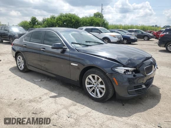 ✅ 2014 BMW 5 Series 528i xDrive • VIN: WBA5A7C59ED617977 • Lot: 65159115. Wystawiony na Copart z przebiegiem Nie podano. Bezpłatny archiwum sprzedaży aukcyjnych z USA i szczegółowy raport historii pojazdu na DreamBid. Zdjęcie 4.