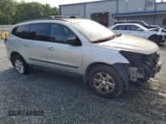 ✅ 2015 Chevrolet Traverse LS • VIN: 1GNKRFKD5FJ389360 • Lot: 61126225. Wystawiony na Copart z przebiegiem 191 537 mil. Bezpłatny archiwum sprzedaży aukcyjnych z USA i szczegółowy raport historii pojazdu na DreamBid. Zdjęcie 4.