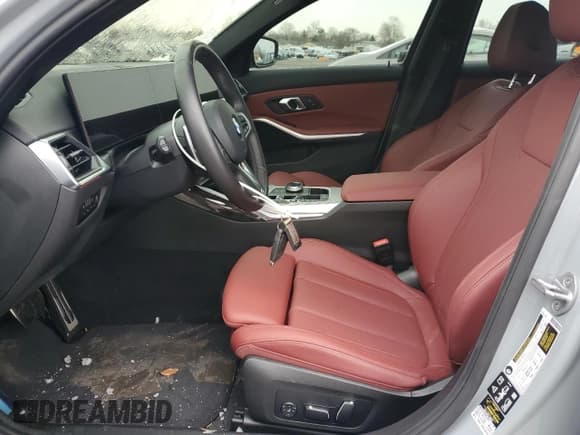 ✅ 2024 BMW 3 Series M340i xDrive • VIN: 3MW49FF0XR8E53835 • Lot: 43255935. Wystawiony na Copart z przebiegiem 2 569 mil. Bezpłatny archiwum sprzedaży aukcyjnych z USA i szczegółowy raport historii pojazdu na DreamBid. Zdjęcie 7.