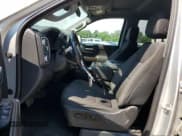 ✅ 2021 GMC Sierra 1500 SLE • VIN: 3GTU9BET1MG310195 • Лот: 68144845. Опубликован ранее на Copart с пробегом 92 601 миль. Бесплатный доступ к архиву аукционных продаж из США и подробный отчёт об истории автомобиля на DreamBid. Изображение 7.