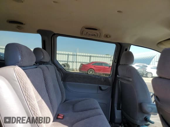 ✅ 2000 Dodge Caravan SE • VIN: 1B4GP44G1YB739027 • Lot: 81998035. Listed on Copart with 224,136 mi. Free auction sales archive from the USA and detailed vehicle history report at DreamBid. Image 11.