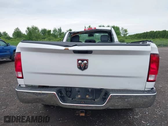 2016 Ram 1500 Tradesman z VIN 3C6JR6DT7GG285374, wystawiony jako IAAI lot #42600320 z przebiegiem 112 185 mil mil oraz . Historia ofert i sprzedaży dostępna na DreamBid. Obrazek 16.