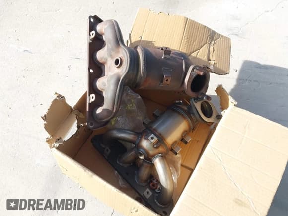 ✅ 2017 Hyundai Elantra Value Edition • VIN: 5NPD84LF4HH196587 • Lot: 43687534. Listed on IAAI with 100,061 mi. Free auction sales archive from the USA and detailed vehicle history report at DreamBid. Image 12.