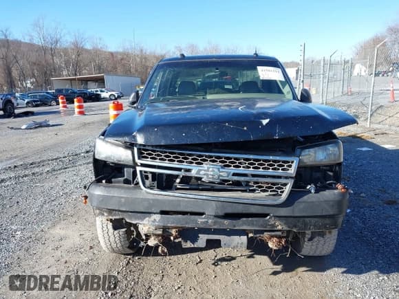 ✅ 2005 Chevrolet Silverado 2500HD LS • VIN: 1GCHK23U65F800202 • Lot: 41501212. Wystawiony na IAAI z przebiegiem 247 454 mil. Bezpłatny archiwum sprzedaży aukcyjnych z USA i szczegółowy raport historii pojazdu na DreamBid. Zdjęcie 12.