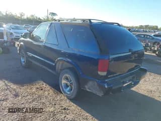 ✅ 2002 Chevrolet Blazer LS • VIN: 1GNCS18W12K127425 • Lot: 41823290. Wystawiony na IAAI z przebiegiem 182 949 mil. Bezpłatny archiwum sprzedaży aukcyjnych z USA i szczegółowy raport historii pojazdu na DreamBid. Zdjęcie 3.