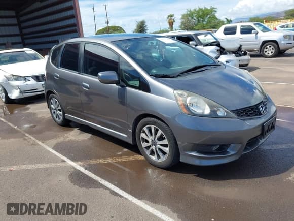 ✅ 2013 Honda Fit Sport • VIN: JHMGE8H56DC060852 • Лот: 43373220. Опубликован ранее на IAAI с пробегом 130 501 миль. Бесплатный доступ к архиву аукционных продаж из США и подробный отчёт об истории автомобиля на DreamBid. Изображение 1.