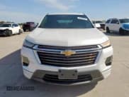 ✅ 2022 Chevrolet Traverse High Country • VIN: 1GNERNKW2NJ132356 • Lot: 67068765. Wystawiony na Copart z przebiegiem 46 160 mil. Bezpłatny archiwum sprzedaży aukcyjnych z USA i szczegółowy raport historii pojazdu na DreamBid. Zdjęcie 5.