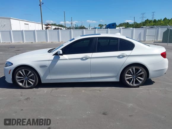 ✅ 2016 BMW 5 Series 528i • VIN: WBA5A5C55GG354490 • Lot: 43501783. Listed on IAAI with Not provided. Free auction sales archive from the USA and detailed vehicle history report at DreamBid. Image 14.