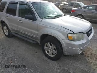 ✅ 2007 Ford Escape Limited • VIN: 1FMYU94187KB17799 • Lot: 43776559. Listed on IAAI with 210,422 mi. Free auction sales archive from the USA and detailed vehicle history report at DreamBid. Image 1.