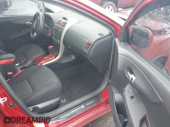 ✅ 2012 Toyota Corolla S • VIN: 5YFBU4EE4CP030475 • Lot: 43310610. Wystawiony na IAAI z przebiegiem 97 789 mil. Bezpłatny archiwum sprzedaży aukcyjnych z USA i szczegółowy raport historii pojazdu na DreamBid. Zdjęcie 5.