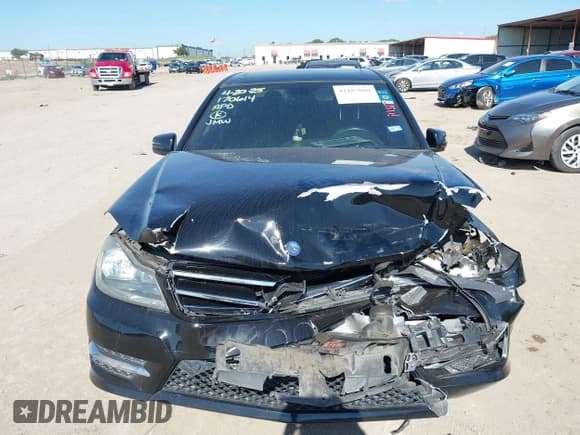 ✅ 2014 Mercedes-Benz C 250 Sport • VIN: WDDGF4HB3EG205312 • Lot: 42187909. Wystawiony na IAAI z przebiegiem 136 079 mil. Bezpłatny archiwum sprzedaży aukcyjnych z USA i szczegółowy raport historii pojazdu na DreamBid. Zdjęcie 12.