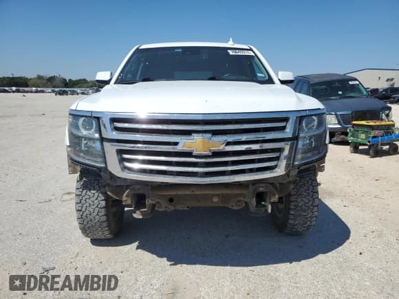 ✅ 2020 Chevrolet Suburban LT • VIN: 1GNSKHKC5LR220492 • Lot: 70640974. Wystawiony na Copart z przebiegiem 99 594 mil. Bezpłatny archiwum sprzedaży aukcyjnych z USA i szczegółowy raport historii pojazdu na DreamBid. Zdjęcie 5.